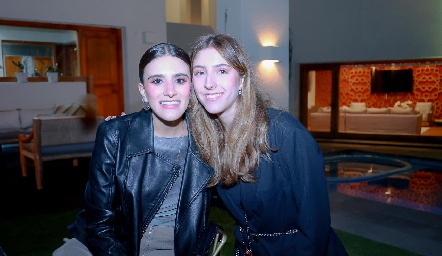  Regina Hinojosa y Julia Morales.