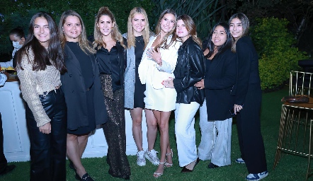  Patricia Gómez, Martha Diez Gutiérrez, Martha de la Rosa, María Eva Diez Gutiérrez, Ana Victoria de la Rosa, Sandy Diez Gutiérrez, Tania Alonso y Marisa Gómez.