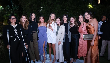 Ximena Leos, Julia Morales, Ximena Nieto, Regina Martínez, Ana Victoria de la Rosa, Vale Navarro, Marina Nieto, Chris Cambeses, Paty Leos y Vale Salazar.
