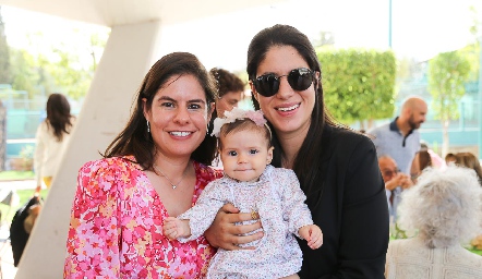  María Martens, María Emilia Álvarez y Carmen Martens.