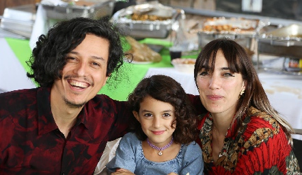  Leo, Atena y Coquis.