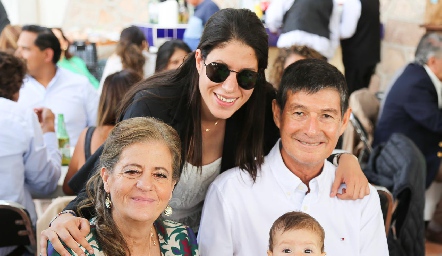  María Pizzuto, Carmen Martens, María Emilia Álvarez y Enrique Martens.