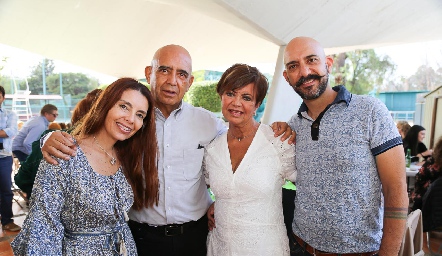  Clavos Leal, Alejandro Leal, Mariupe Espinosay Alejandro Leal.