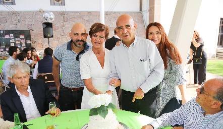  Alejandro Leal, Marilupe Espinosa, Alejandro Leal y Clavos Leal.