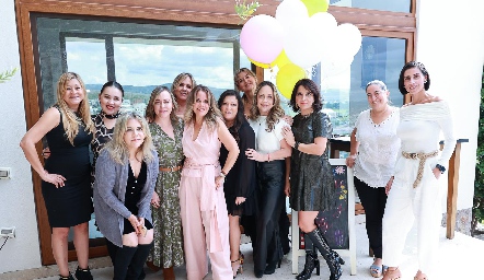  Paty Rodríguez, Blanca Saenz, Paola Serment, Mónica, Ana Clara Bárcena, Daniela Serment, Mari Carmen del Castillo, Valeria de León, Clara Motilla, Cali Guerra, Luz María y Rita Salinas.