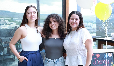  Paulina Cerda, Isabela Rivera y Paulina Cerda.