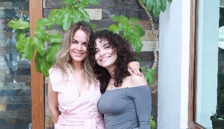  Daniela Serment e Isabela Rivera.