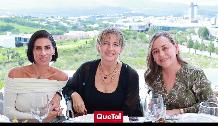  Rita Salinas, Valeria de León y Mónica.