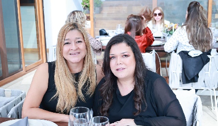  Paty Rodríguez y Mari Carmen del Castillo.