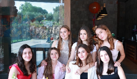  Ximena Ledezma, Ximena Navarro, Mich Heinze, Ximena Raitarski, Majo Abella, Sofía García y Vale Dauajare.