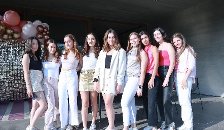  Vale Dauajare, Ximena Raitarski, Sofía García, Paulina Reynoso, Majo Abella, Mich Heinze, Romina Villaseñor, Ximena Ledezma y Ximena Navarro.