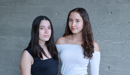  Vale Dauajare y Paulina Reynoso.