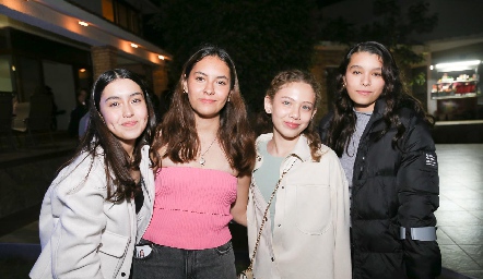  Andrea Berlanga, Frida Portillo, Renata Palacios y Alicia Alonso.