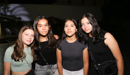  Andrea Loredo, Regina Tello, Daniela Portillo y Andrea Ayala.