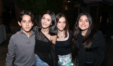  Leo Guevara, Geraldina Crespo, Vale Cabrera y María Julia Ramírez.
