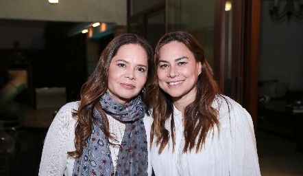  Mirtala Rodríguez y Ale Leos.