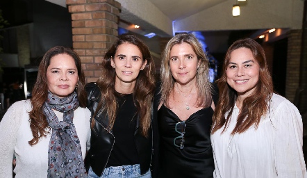  Mirtala Rodríguez, Fernanda Zárate, Jessica Villareal y Ale Leos, mamás de los festejados.