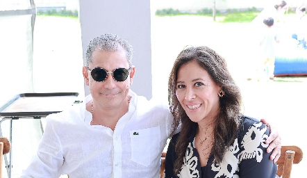  Alejandro Flores y Berenice Fraustro.
