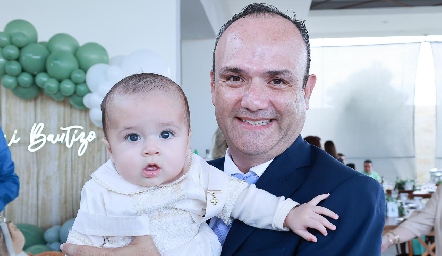  Carlos Ruiz junto a su hijo Mateo.