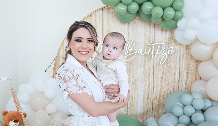  Paulina Nava con su hijo Mateo.