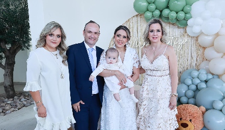 Priscila Ruiz, Carlos Ruiz, Paulina Nava y Patty Anette Ruiz con Mateo.
