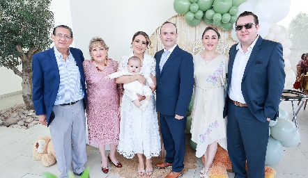  Pablo Nava, Carmen de Nava, Paulina Nava, Carlos Ruiz, Ana Beatriz y Rodrigo con Mateo.