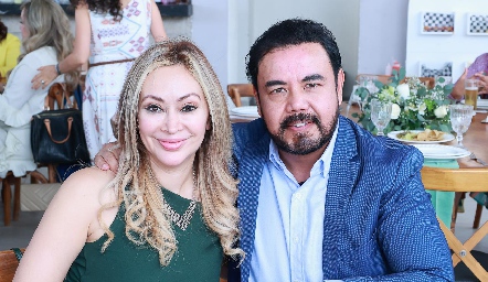 Claudia Lorena Rodríguez y José Edgar Durón.