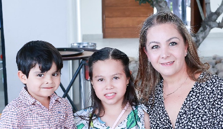  Marci Ávila, Marijó Ávila y Yabne Montejano.
