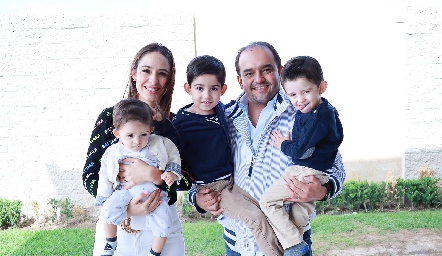  Familia Morales Pérez.