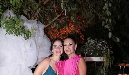  Camila García y Lizet Gómez.