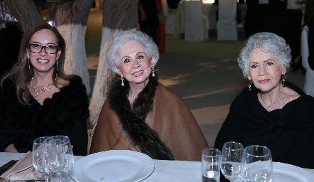  Carla Grifin, Yolanda de García y Tere Castellanos.