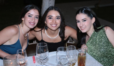  Camila García, Cristina de la Mora y Alexa Meade.