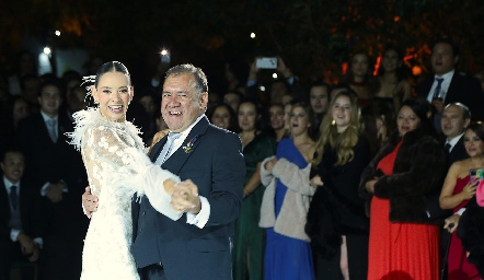  Carlos Buendía con su hija Sofía.