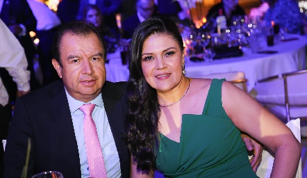  Jesús Ortiz y Ana de Ortiz.