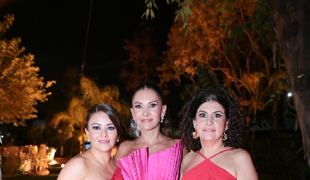  Gabriela Gómez, Lizet Gómez y Roxana Gómez.