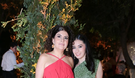  Roxana Gómez y Alexa Meade.