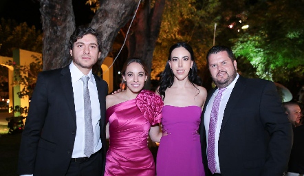  Andrew Delgado, Fernanda Paredes, Mariana Tobías y Santiago Meade.
