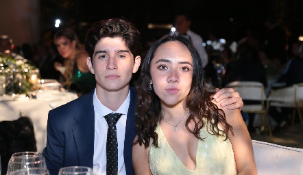  Adrián Sánchez y Roberta Medina.