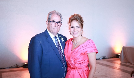  Alfonso Galán y Marisa Romero, papás del novio.