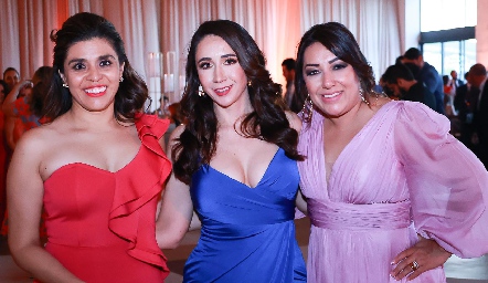  Lucía Alonso, Lorena y Liliana Cabrero.