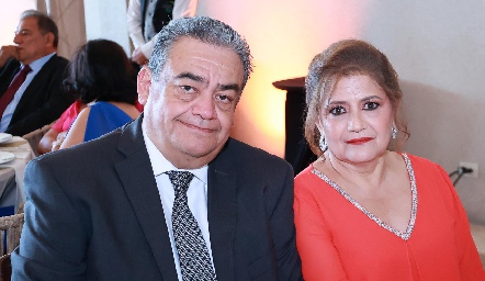  Germán Muñoz y Lourdes Buenrostro.