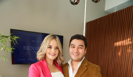  Alejandra Lozano y Gerardo Pérez.