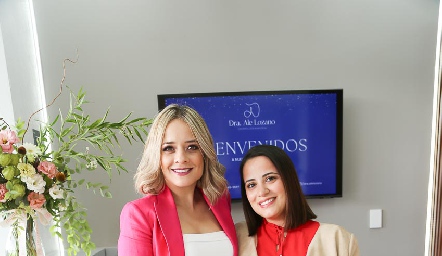  Alejandra Lozano y Ara Cavazos.