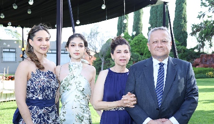  Romina, Sarah, Rocío y Alex Ramírez.
