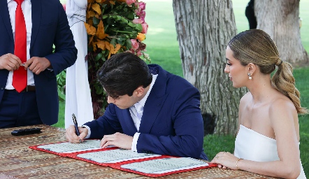  Alex Ramírez y Estefanía Calvillo.