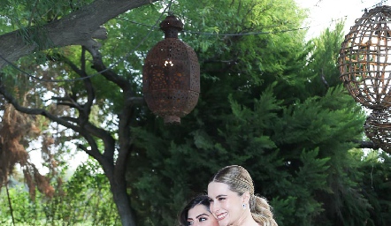  Estefanía Calvillo y Priscila Calvillo.