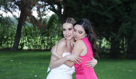 Estefanía Calvillo y Ana Lara.