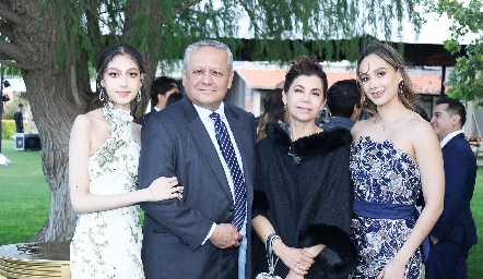  Sarah, Alex, Rocío y Romina Ramírez.