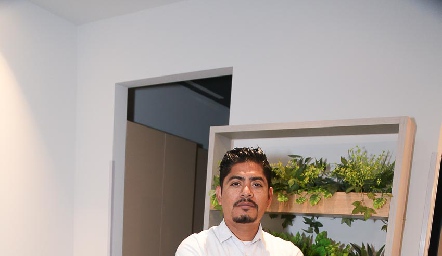  Ángel Cisneros.