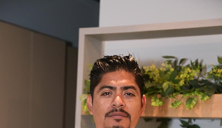  Ángel Cisneros.